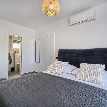 Bura Breeze - Sea-view Garden Apartment *