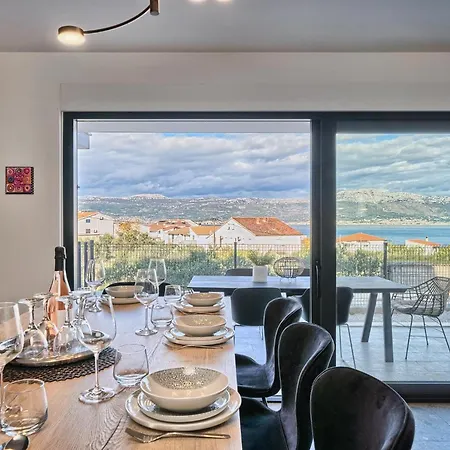 Bura Breeze - Sea-view Garden Apartment